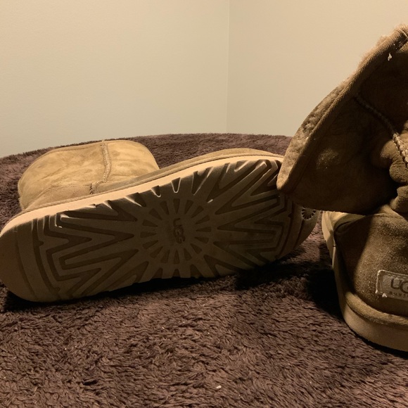 Ugg boats - Picture 3 of 4